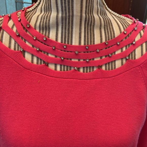 Requirements 3/4 sleeve sweater top with clear stones on neckline size XL - Picture 4 of 7